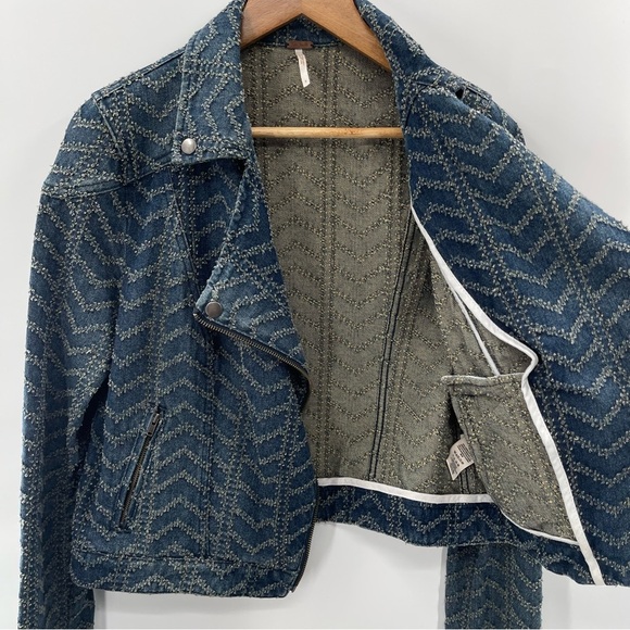 Free People Punched Denim Moto Herringbone Blue Jean Jacket Size 6 - Picture 13 of 16